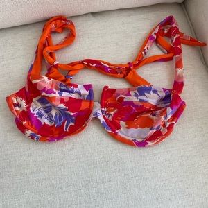 L*Space Camellia top Size D